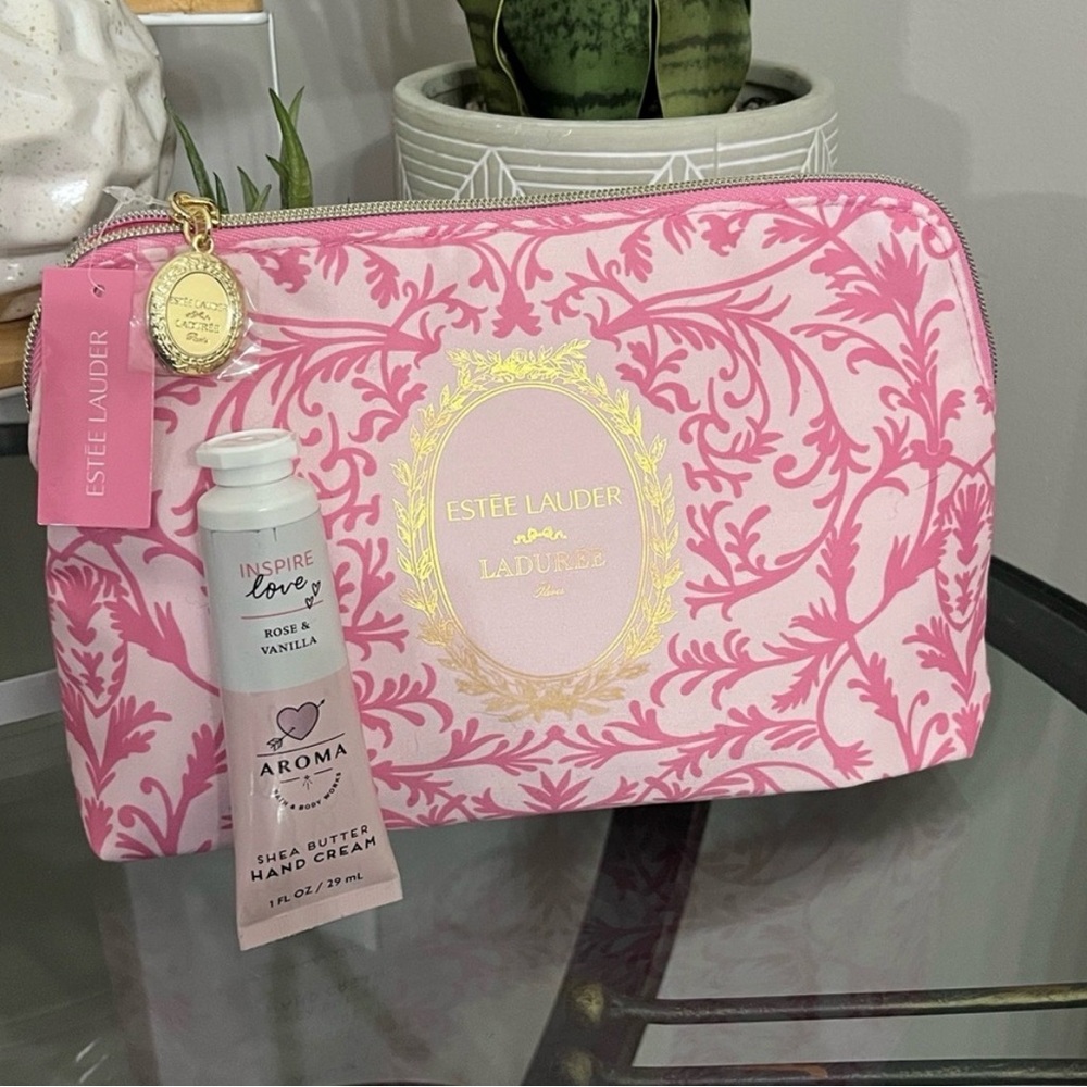 Exclusive Estee Lauder Laduree Bag w/Bath & Body Rose & Vanilla Lotion 🌿🆕🌿 - Picture 3 of 11